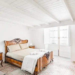 Palazzo Dei Normanni Stylish Apartment Palermo